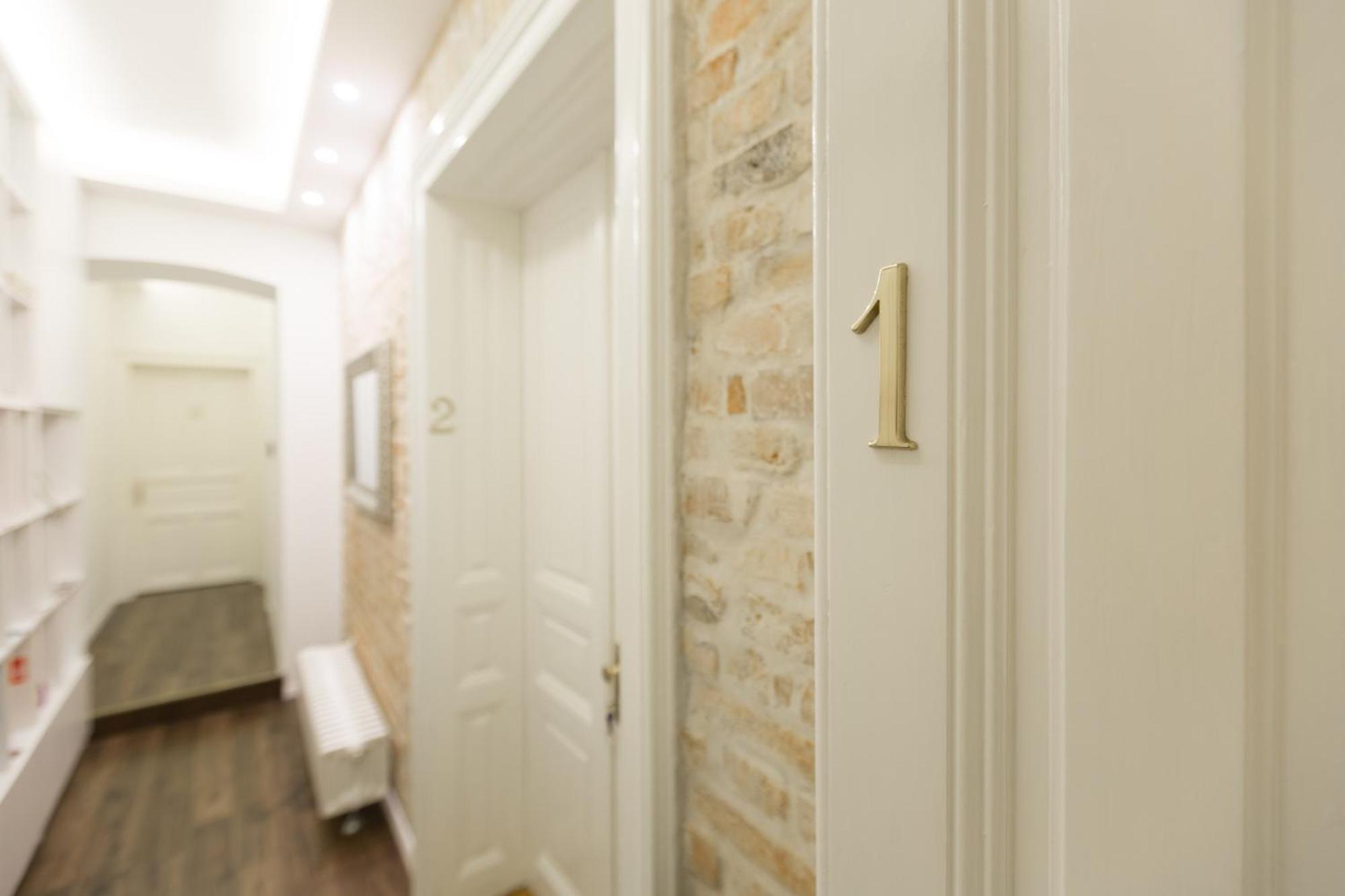 Aurelia Antik Apartments & Rooms, Zagreb City Center 외부 사진